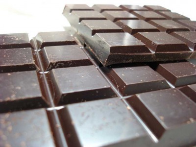 dark-chocolate-has-caffeine-and-theobromine