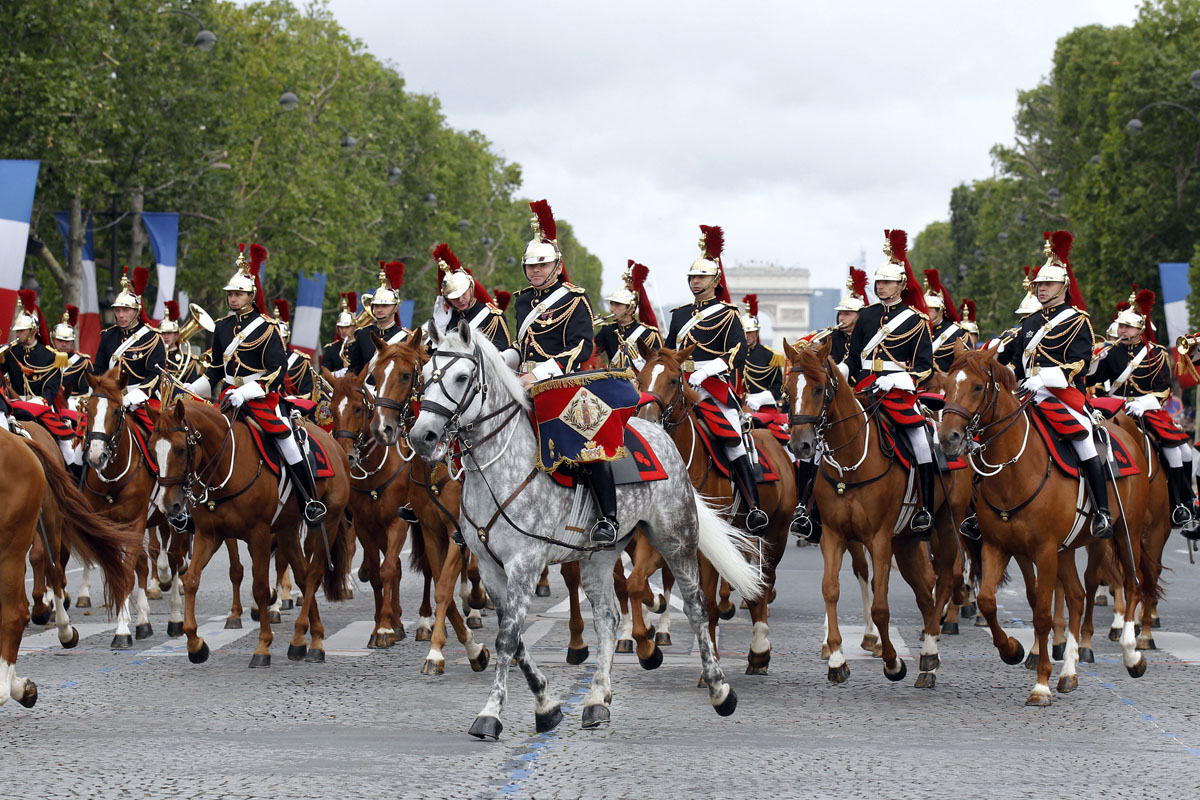 Mounted French Republican guards take pa