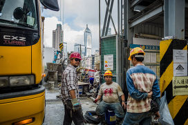 Рабочие в Гонконге