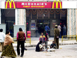 Ресторан McDonalds в Нью-Дели