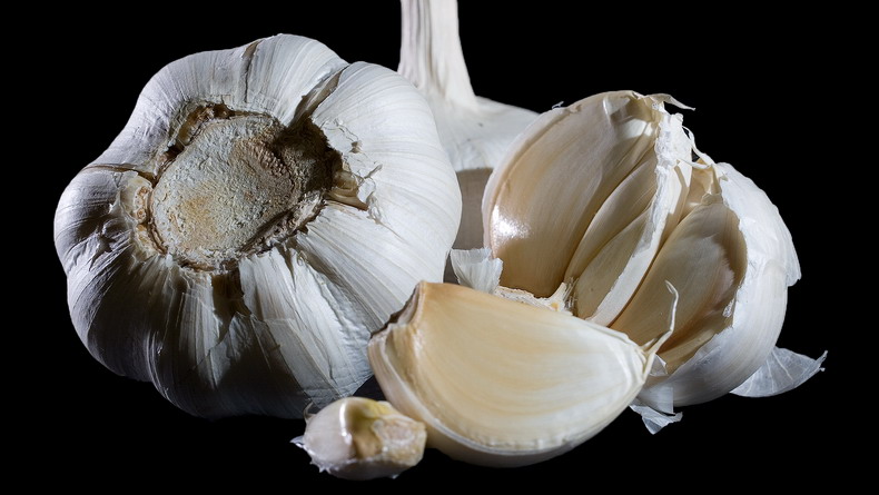Garlic_Bulbs_2